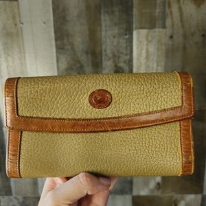 Vintage Authentic Dooney & Bourke Wallet/Clutch Pebbled Leather